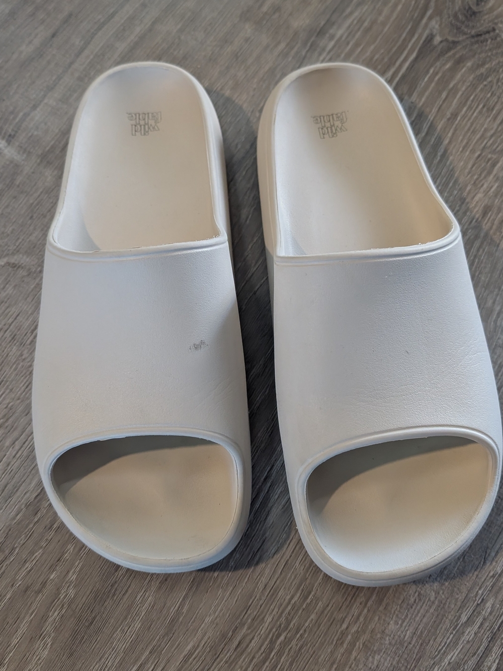 Wild Fable Robbie Slide Sandals Open-Toe Cream